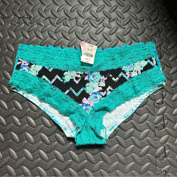 Victoria’s Secret Pink Underwear Bundle - Picture 2 of 8